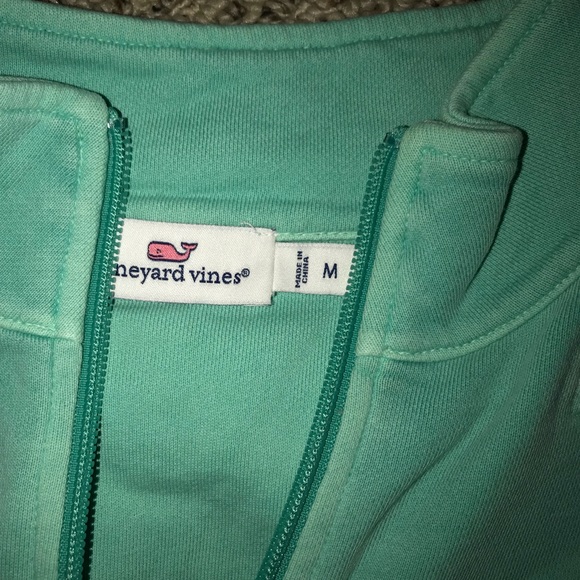 Faded mint green vineyard vines pullover - Picture 2 of 2
